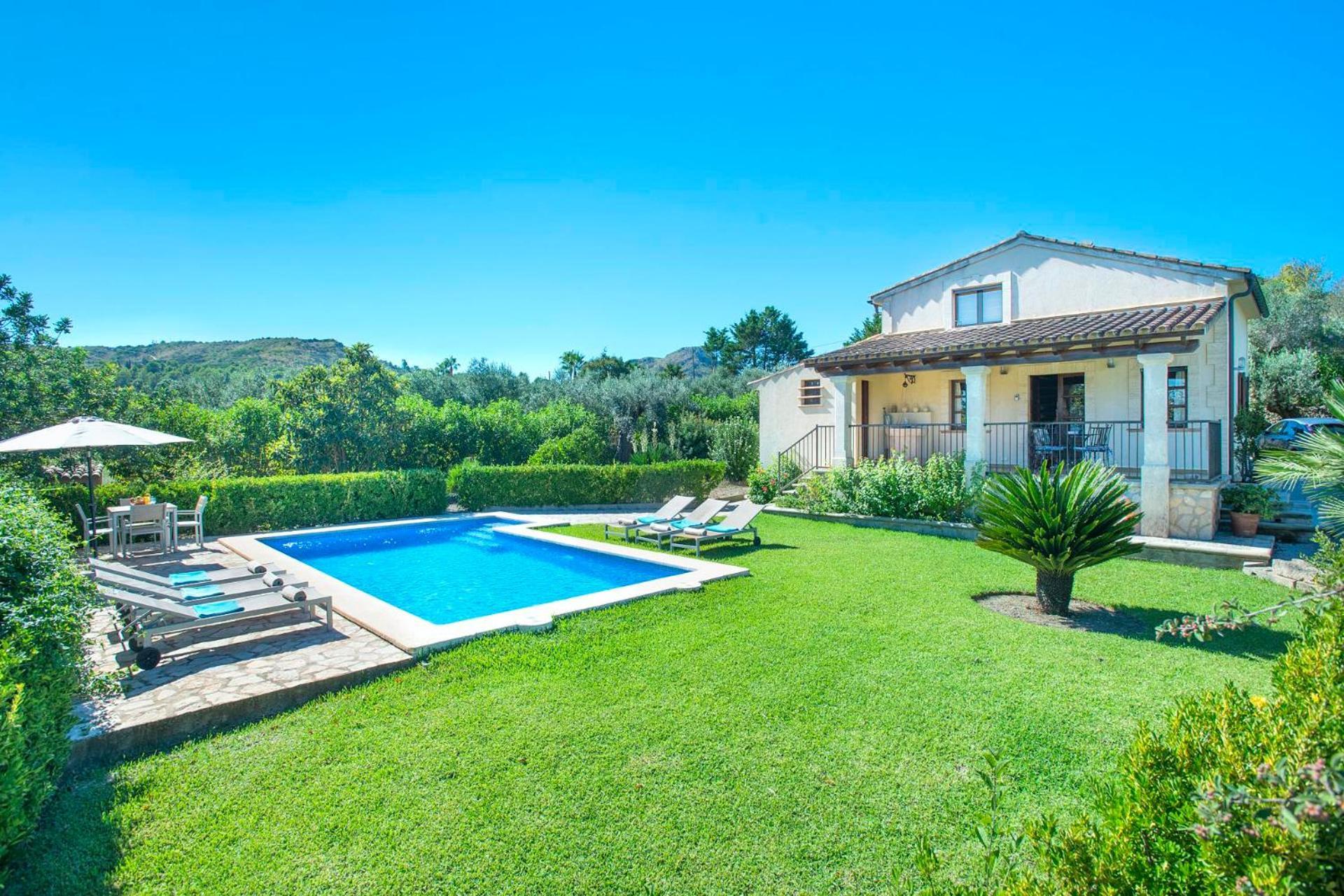 Llosia By Vintage Travel Villa